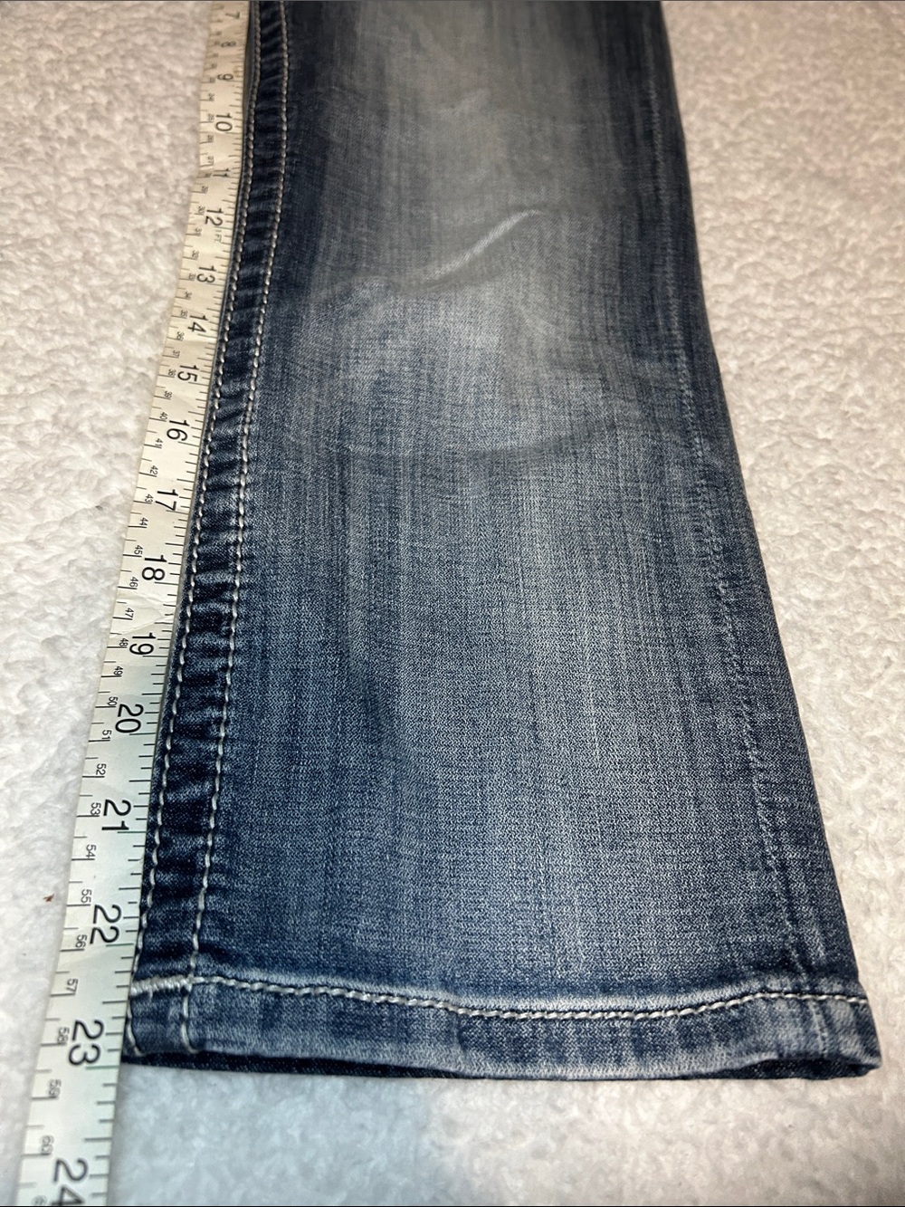 Miss Me Relaxed Cuffed Capri Jeans - Picture 6 of 7
